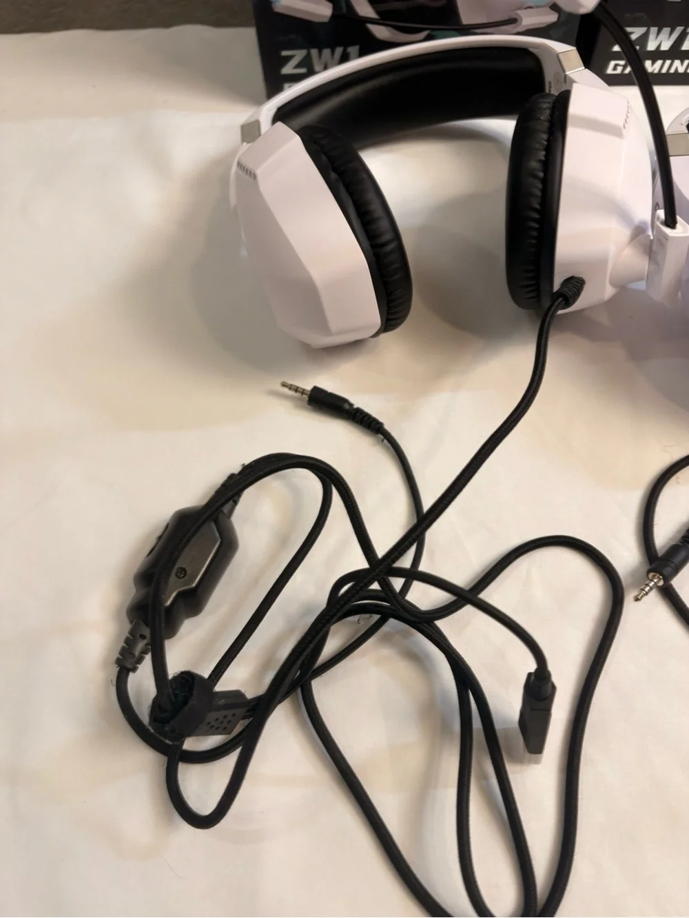 Ozeino White ZW1 Gaming Headset with Microphone